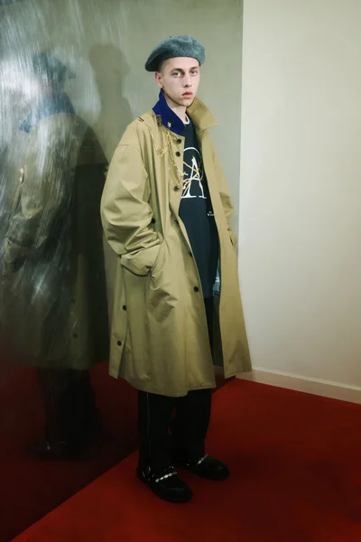 Look 17